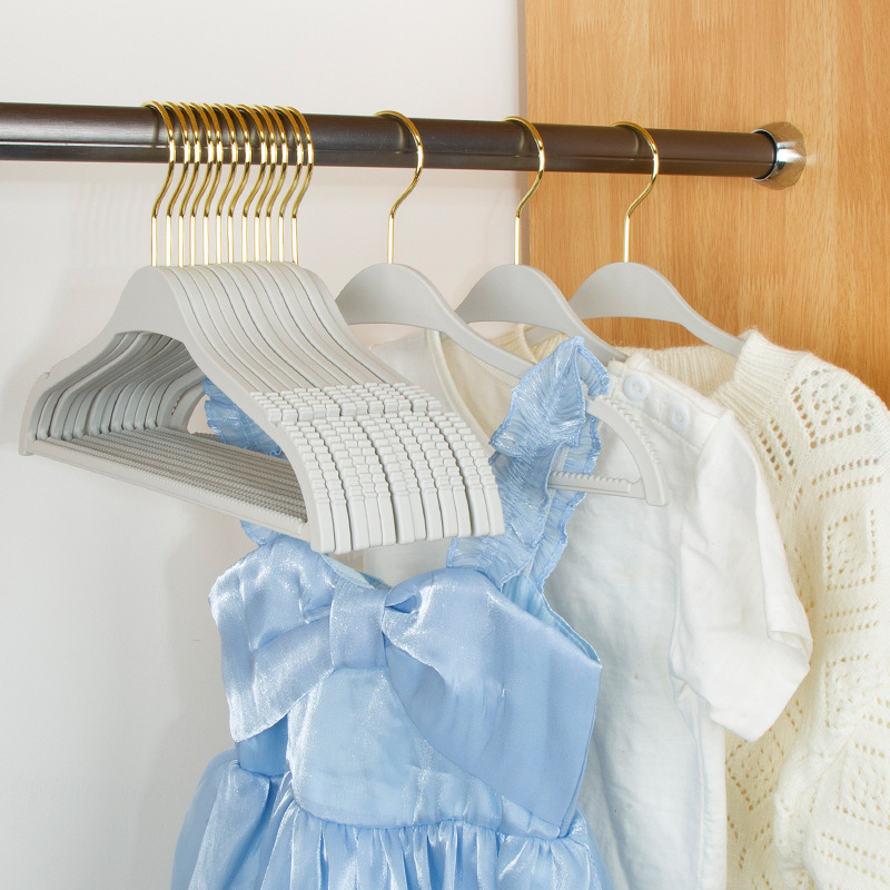 Children's Clothes Hangers with Rubber Paint, Liquid Silicone, Anti-Shoulder Marks, Traceless, Household Non-Slip Clothes Hangers for Drying and Hanging Clothes in the Wardrobe