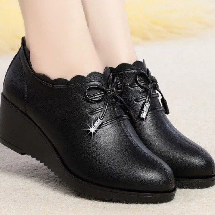 Мама туфли дикие одиночные туфли на мягкой подошве удобные осенние и зимние кожаные туфли для пожилых людей на низком каблуке плюс бархатные женские туфли среднего возраста