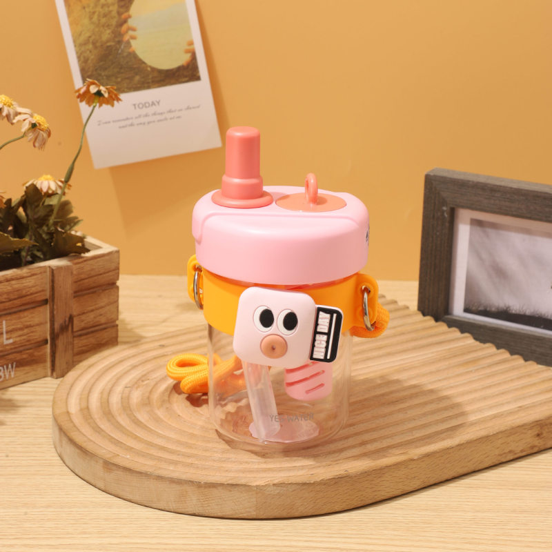 クロスボーダー漫画子供水カップかわいいプラスチックストローカップ卸売夏学生水カップポータブル斜め掛けカップ|undefined