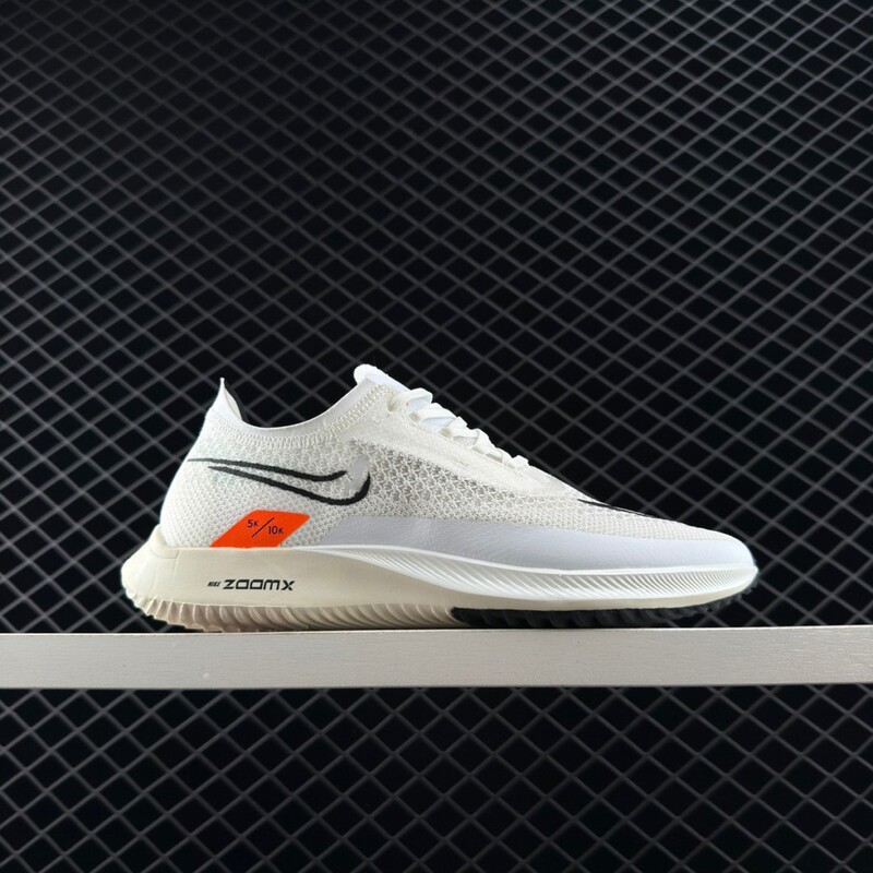 Pure Original Streakfly Running Shoes with Knitted Mesh and Carbon Plate, Marathon Running Shoes for Summer, Men's and Women's Sports Shoes Pure Original Streakfly Running Shoes with Knitted Mesh and Carbon Plate, Marathon Running Shoes for Summer, Men's and Women's Sports Shoes