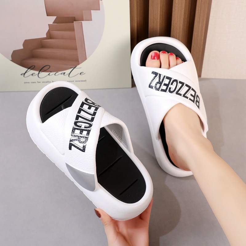 2025 nuevo estilo de suela gruesa que pisa la mierda, zapatillas cruzadas, ropa exterior de mujer, moda, sandalias ligeras rojas de Internet, zapatillas de comercio exterior al por mayor