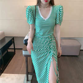 气质v领条纹连衣裙女不规则褶皱开叉中长款过膝短袖高腰显瘦裙子