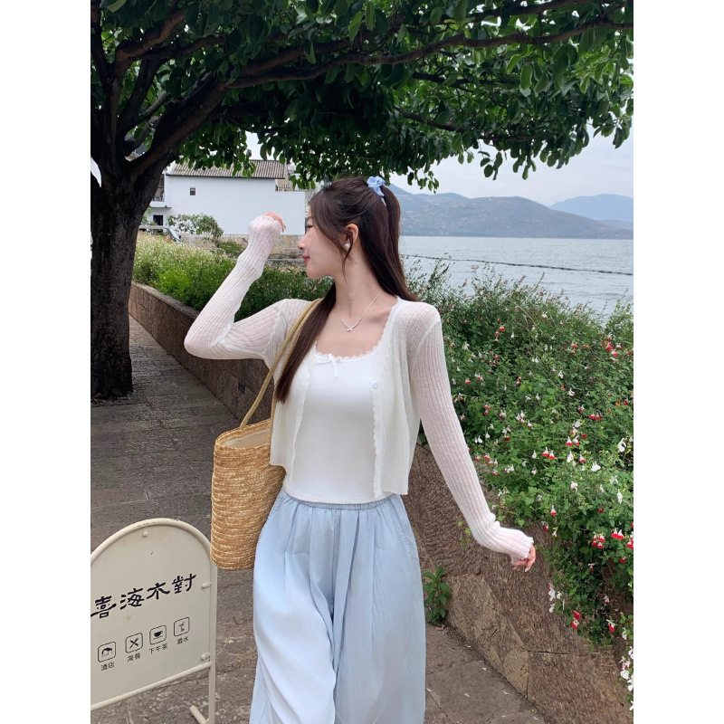 Light and thin short summer knitted cardigan