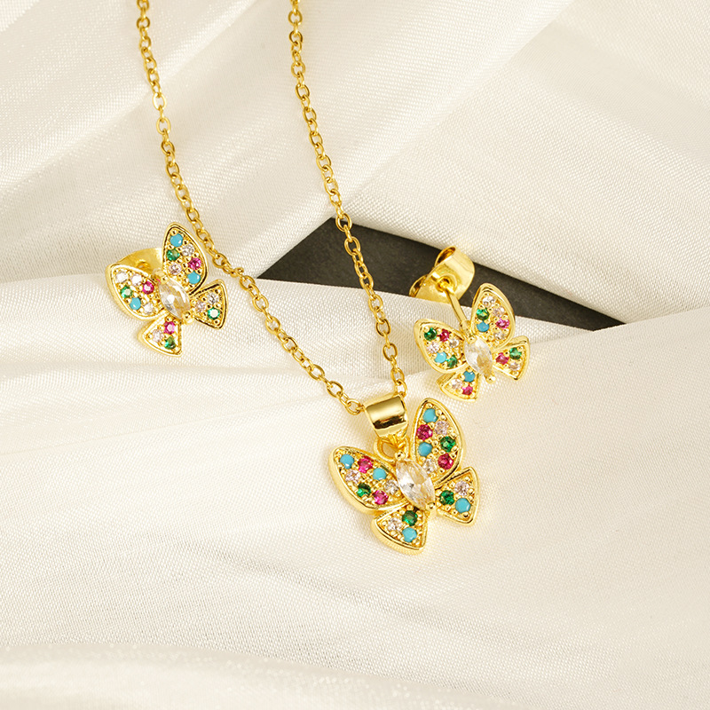 Nuevos productos collares de oro de arena de Vietnam micro-colourado mariposa pendientes de mariposa para mujeres lujosas no se desvanecen joyerías transfronterizas al por mayor