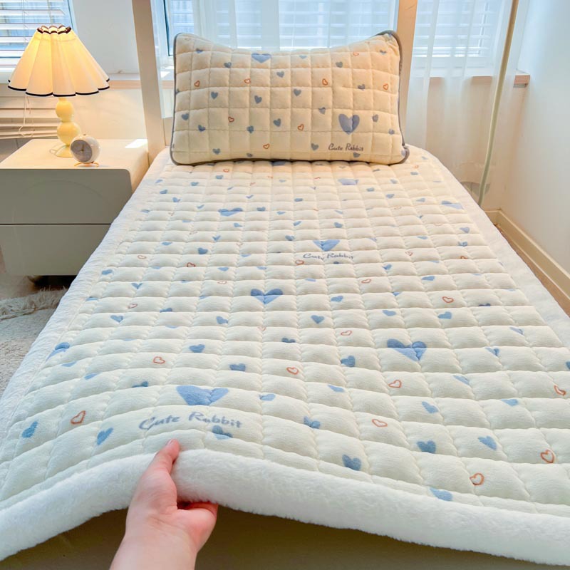 따뜻한 벨벳 엣지 매트리스 러브 블루