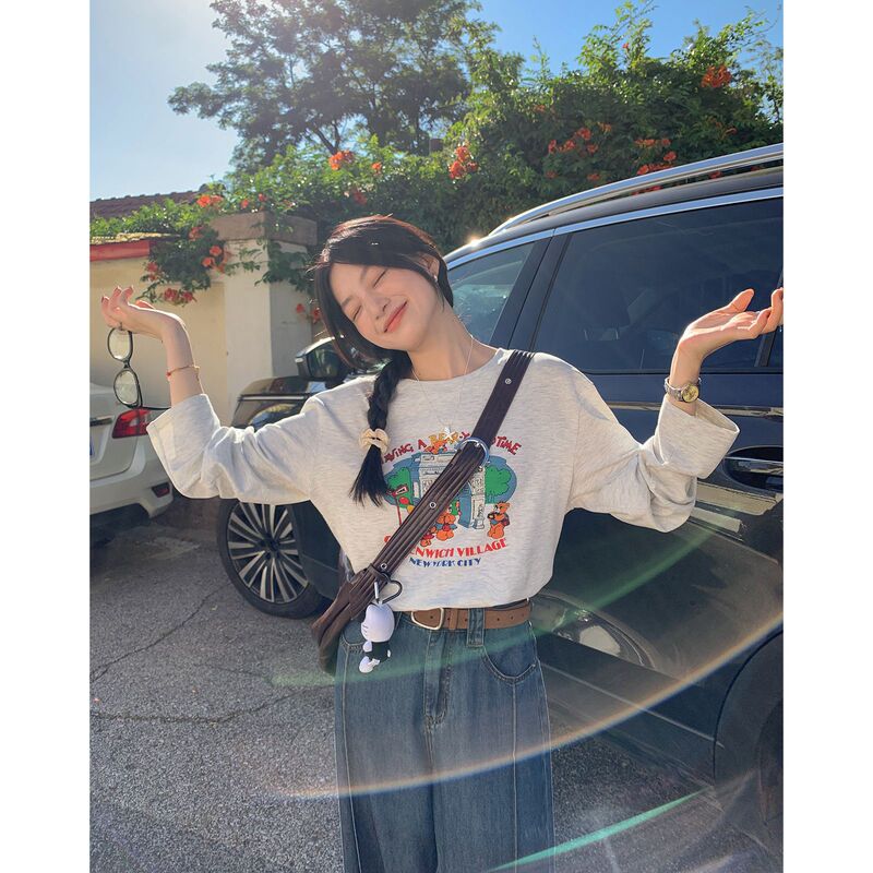 Trendy Women's Long-Sleeve T-Shirt for Spring, Autumn, and Winter, Korean Style, Loose and Slimming, Suitable for Students and Outerwear