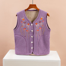 2025妈妈装加绒绣花马甲新款秋冬季中老年女装保暖无袖坎肩背心女