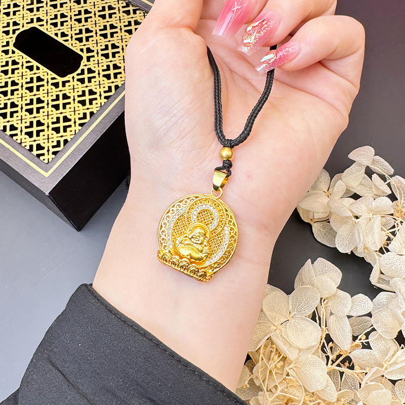 Estilo antiguo oro Maitreya Buda collar redondo imitación diamante lujo con incrustaciones de cobre chapado en oro moda nacional joyería auspicioso significado regalo suministro