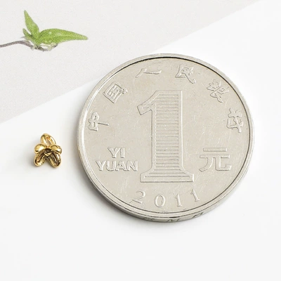 Four-Leaf Clover Small Flower Button DIY: Zərgərlik ara hissələri