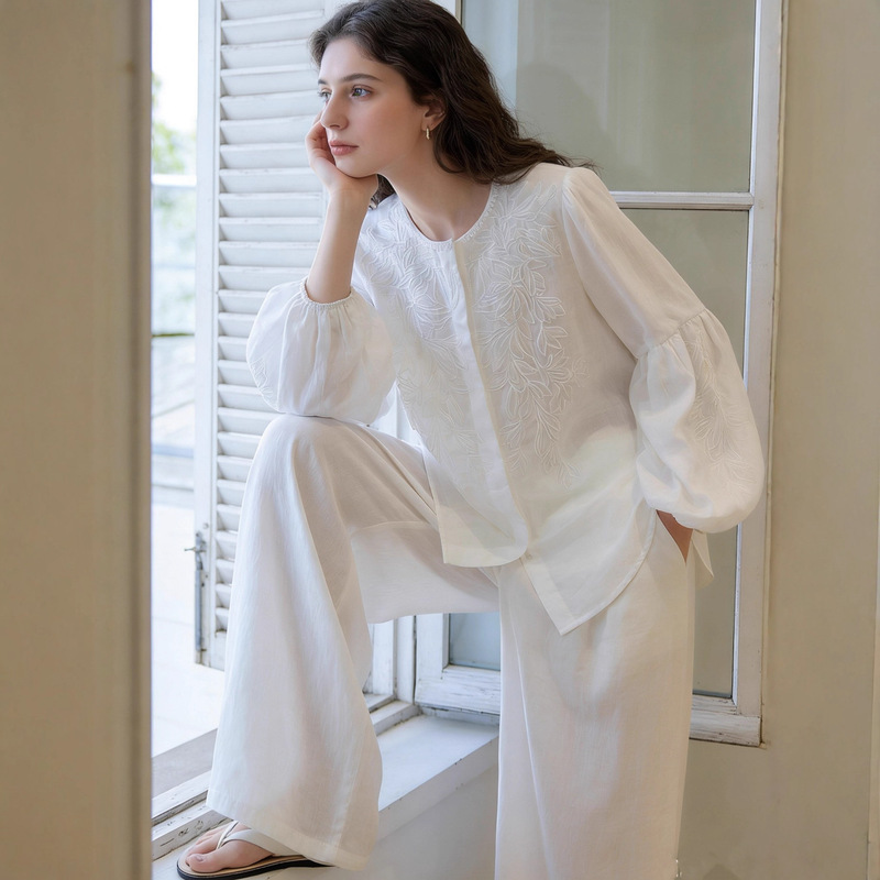 2026 New Nanyou High-Quality Women's Clothing Long-Sleeved Lace Embroidered Shirt with a Designer-Inspired Patchwork Round Neck Top