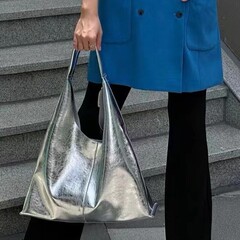 大容量三角トートバッグ本革デザイン感ワンショルダーオイルワックス牛革レトロ韩系子母袋レディースファッション