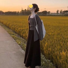 韩系时尚穿搭秋装吊带高级感针织开衫两件套百搭外穿慵懒风