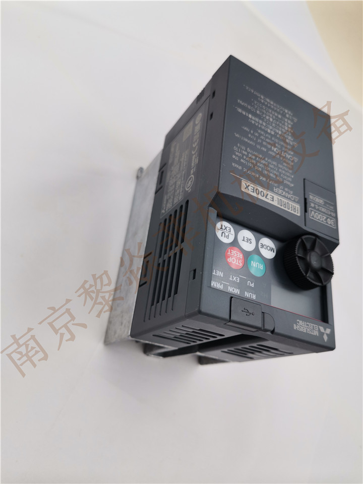 三菱MITSUBISHI FR-BFP2-11K 变频器 FR-E7CN05