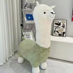 超巨大創意アルパカの腰掛けは豪華な動物の腰掛けを軽くして着地します。