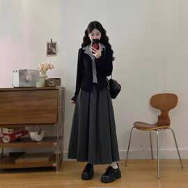 胖妹妹套装大码女装胖mm假两件翻领刺绣上衣+百褶长裙两件套2025