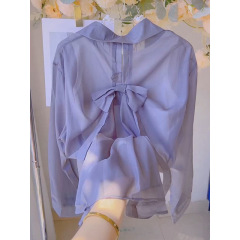 2025夏の優しさと甘い背中の蝶結びの真珠の光の日焼け止めのシャツの女性の薄いタイプのシフォンのシャツの上着