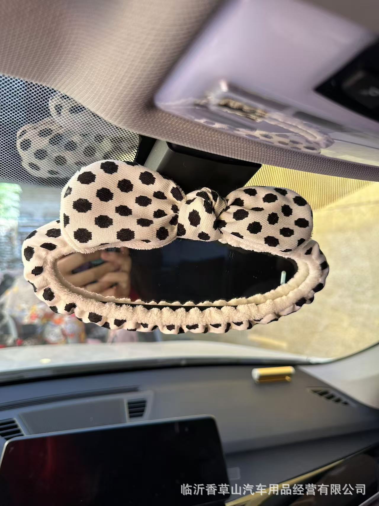 Cubierta de espejo retrovisor de automóvil transfronterizo de peluche decoración de automóviles encantadora cubierta de espejo retrovisor de dibujos animados accesorios de automóviles mujeres image 6