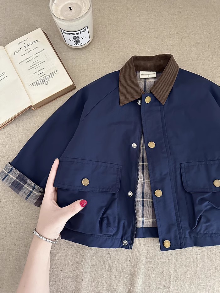 Chaqueta de primavera para niños 2025 nueva chaqueta de color en contraste para niños, chaqueta de herramientas para bebés de moda de algodón puro, estilo occidental femenino