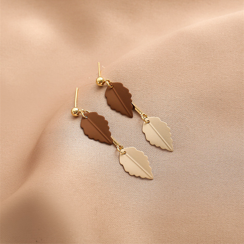 Fashion Maple Leaf Earrings Contrast Color Autumn And Winter Earrings display picture 4