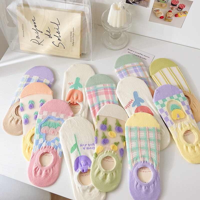 Korean Fashion Sutra Huang Green Spring Color Summer Colorful Moving Shallow Mouth Women's Invisible Non-slip Boat Socks
