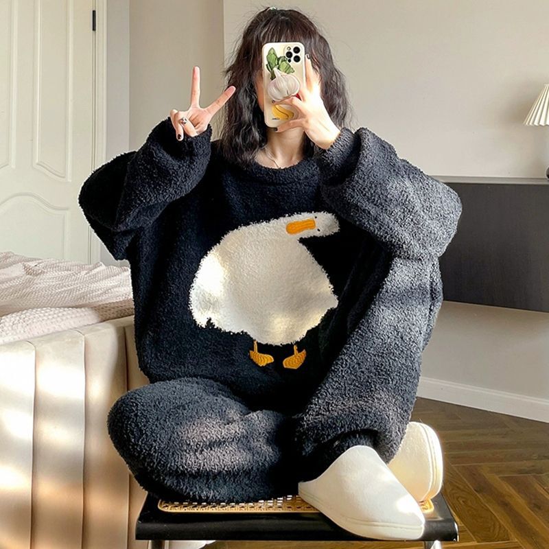 Winter Half Velvet Pajamas Women's New Long Sleeve Trousers Winter Thickened Flannel Home Wear Set Ladies Winter Half Velvet Pajamas Women's New Long Sleeve Trousers Winter Thickened Flannel Home Wear Set Ladies