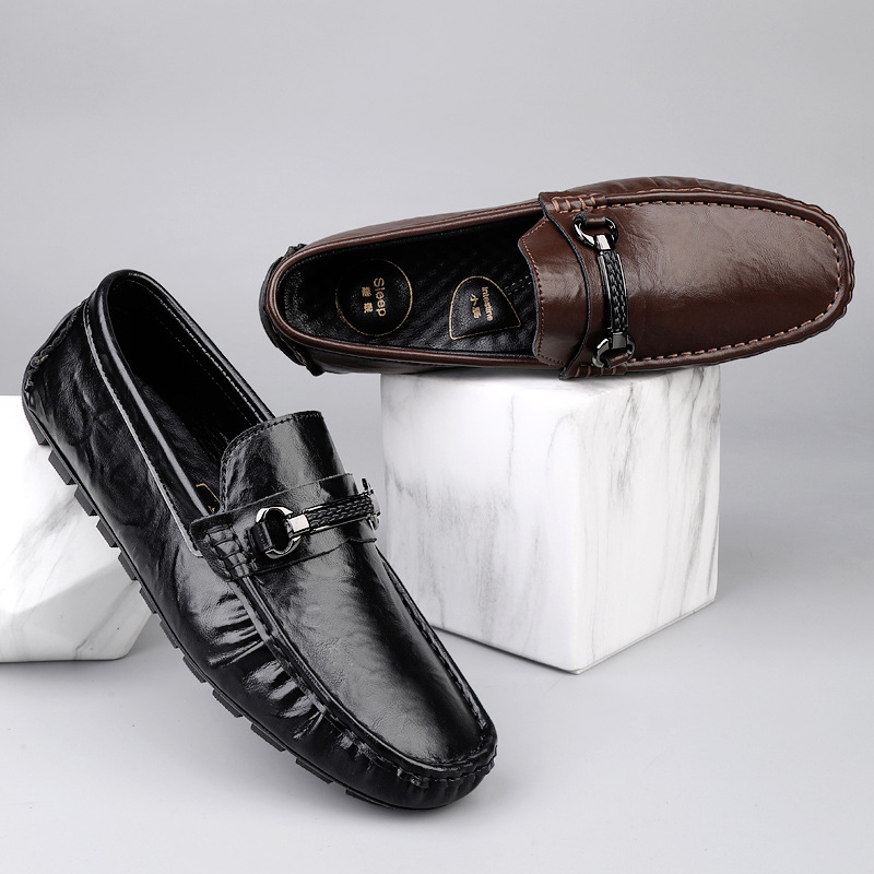 Zapatos de hombre de cuero real 2025 nuevos zapatos de negocios británicos transpirables con suela suave zapatos casuales perezosos con un pie zapatos para hombre