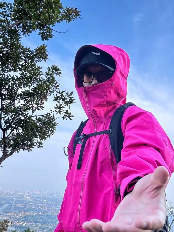 太阳石montx春秋季情侣运动登山连帽拉链全压胶冲锋衣男轻量防水|undefined