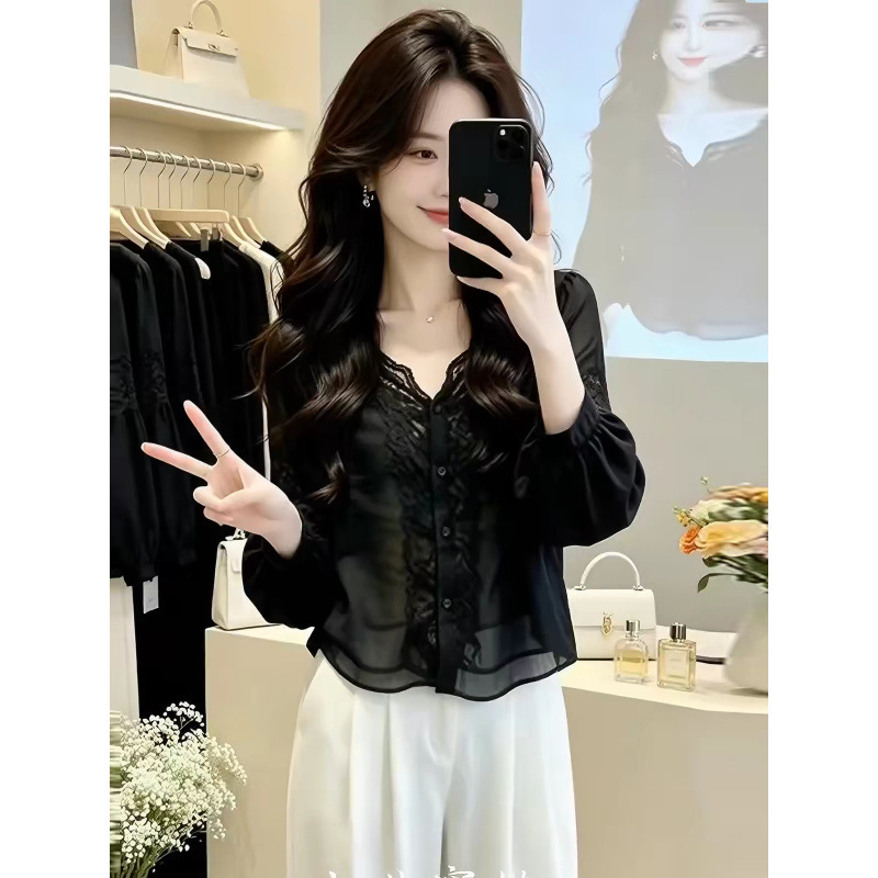 Fashionable lace spliced V-neck short shirt for women, new summer style, elegant, slimming, versatile, and age-reducing blouse Fashionable lace spliced V-neck short shirt for women, new summer style, elegant, slimming, versatile, and age-reducing blouse