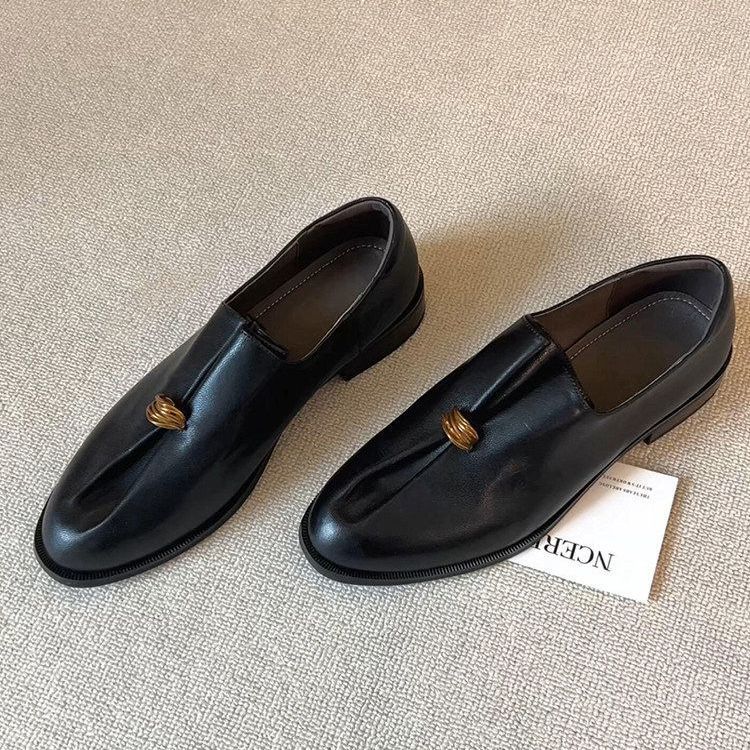 Slip-on leather shoes for men, British style, trendy casual business formal derby shoes, old money style loafers for men, suitable for commuting