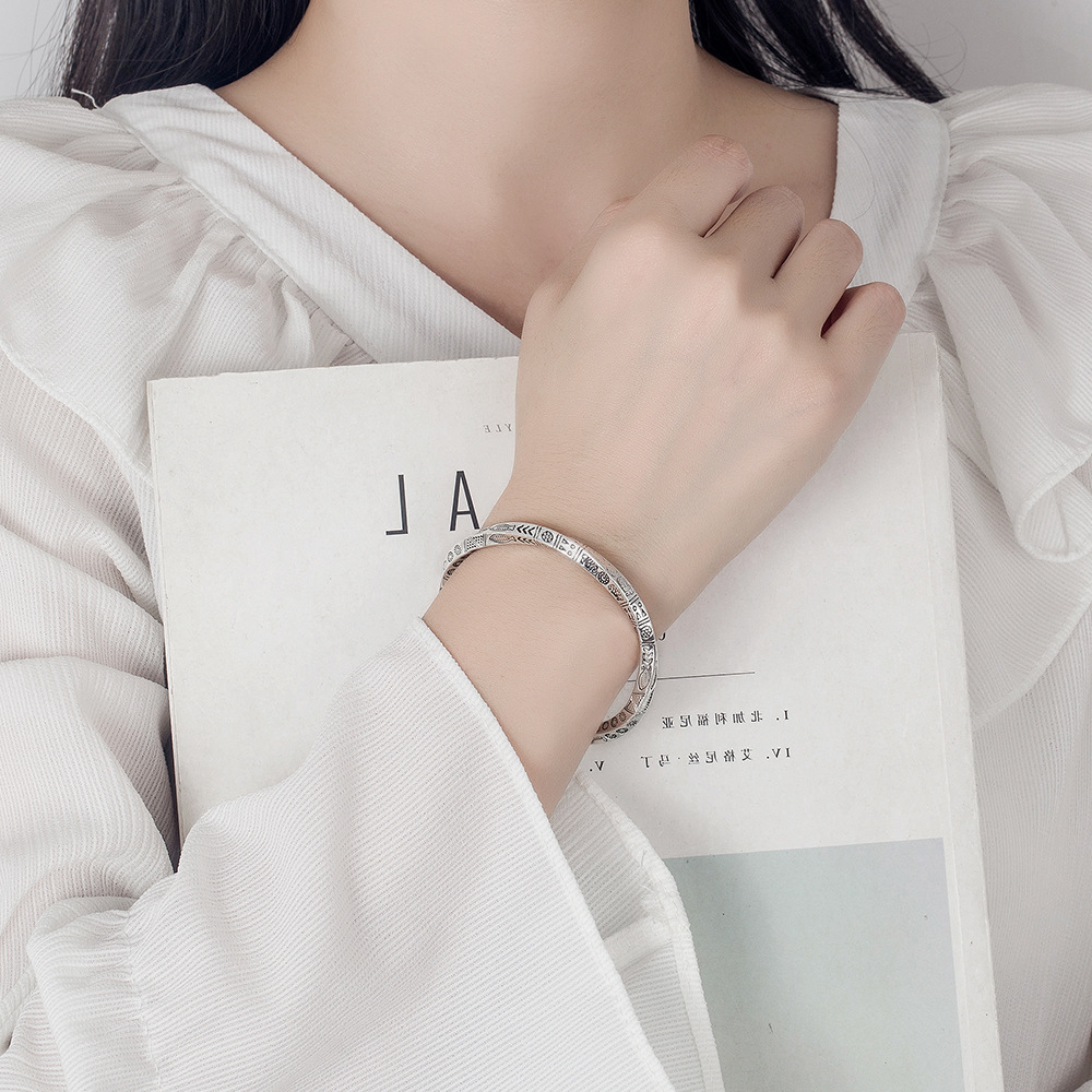 Personalisiertes Mobius-Ring-Totem-Armband für Damen, versilbert, handgefertigt, solides offenes Band, böhmisches Armband_voghion.com