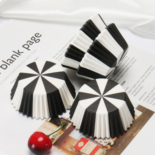 Hundreds of daily pattern cake paper holder snow mei Niang paper holder 100 PVC barrel oil-proof high temperature cake cup
