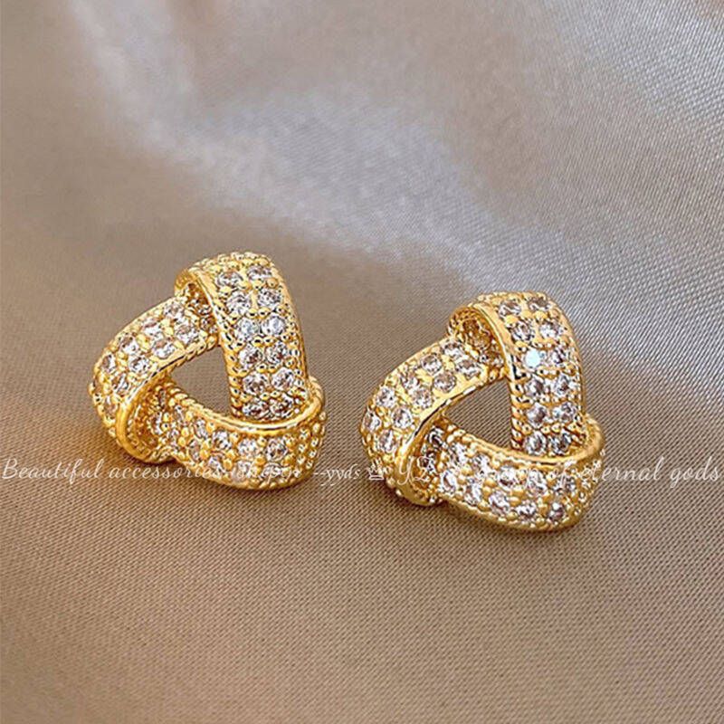 풀 다이아몬드 트라이앵글 골드 스터드 귀걸이