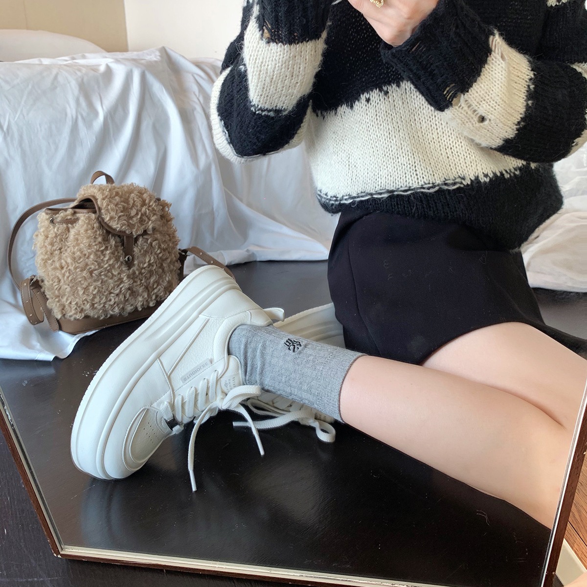 Versión de cuero de vaca de alto nivel ~ Grape Madre Reducción de edad Redonda de lazos de suela gruesa zapatos casuales blancos zapatos de skate de mujer