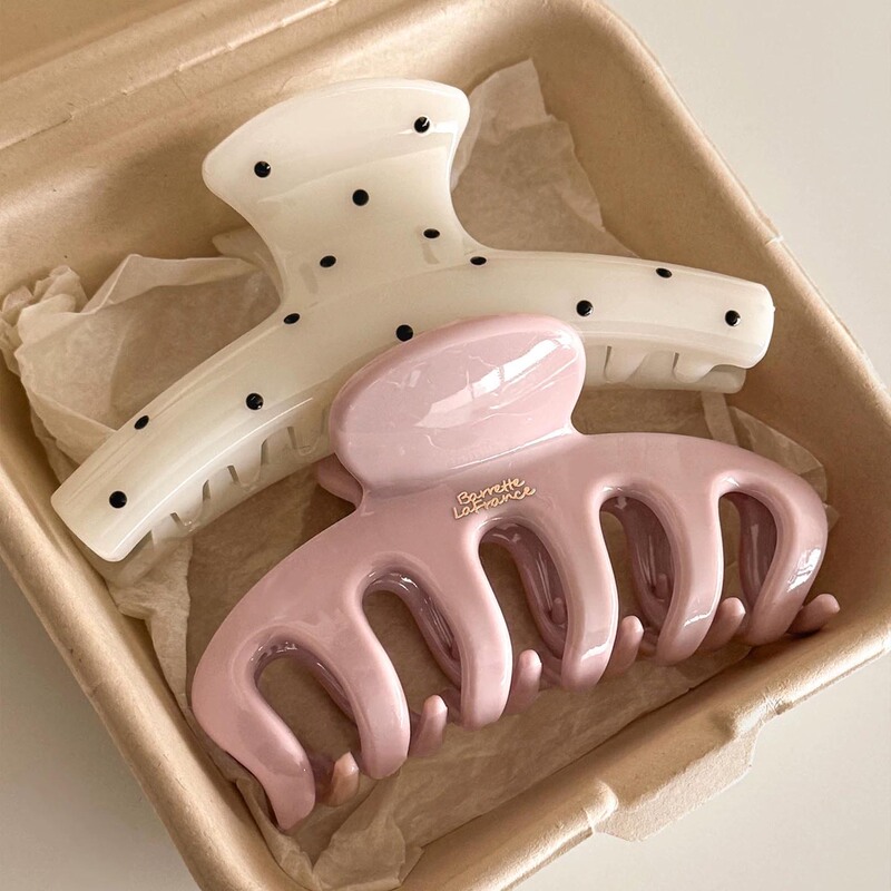 Sweet Girly Style Pink Dragon-Bone Hair Clip, Korean-Style Gentle and Versatile Polka Dot Shark Clip for Hair, Suitable for Styling Hair at the Back of the Head Sweet Girly Style Pink Dragon-Bone Hair Clip, Korean-Style Gentle and Versatile Polka Dot Shark Clip for Hair, Suitable for Styling Hair at the Back of the Head