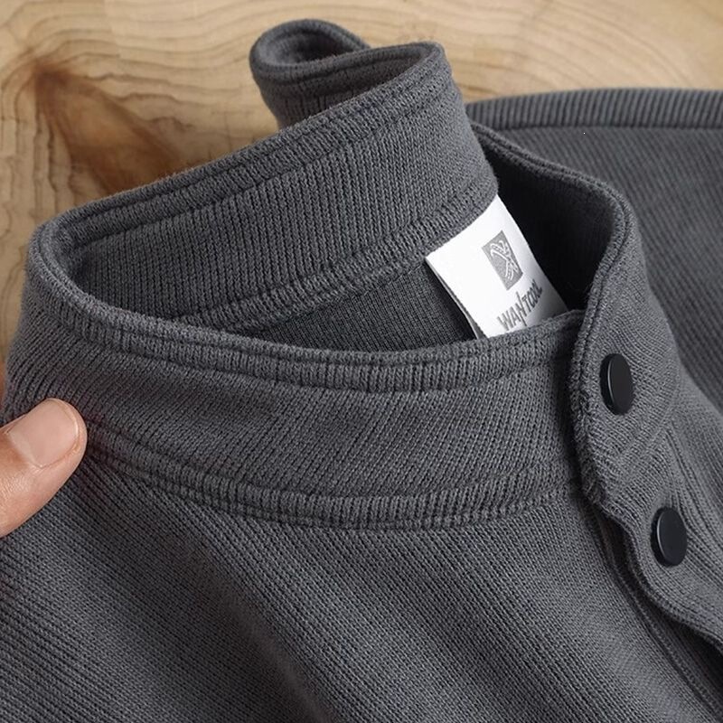 Japanese retro-style men's niche sweatshirt, cotton blend, simple, casual, loose-fitting, henley collar, long-sleeved T-shirt for autumn and winter Japanese retro-style men's niche sweatshirt, cotton blend, simple, casual, loose-fitting, henley collar, long-sleeved T-shirt for autumn and winter