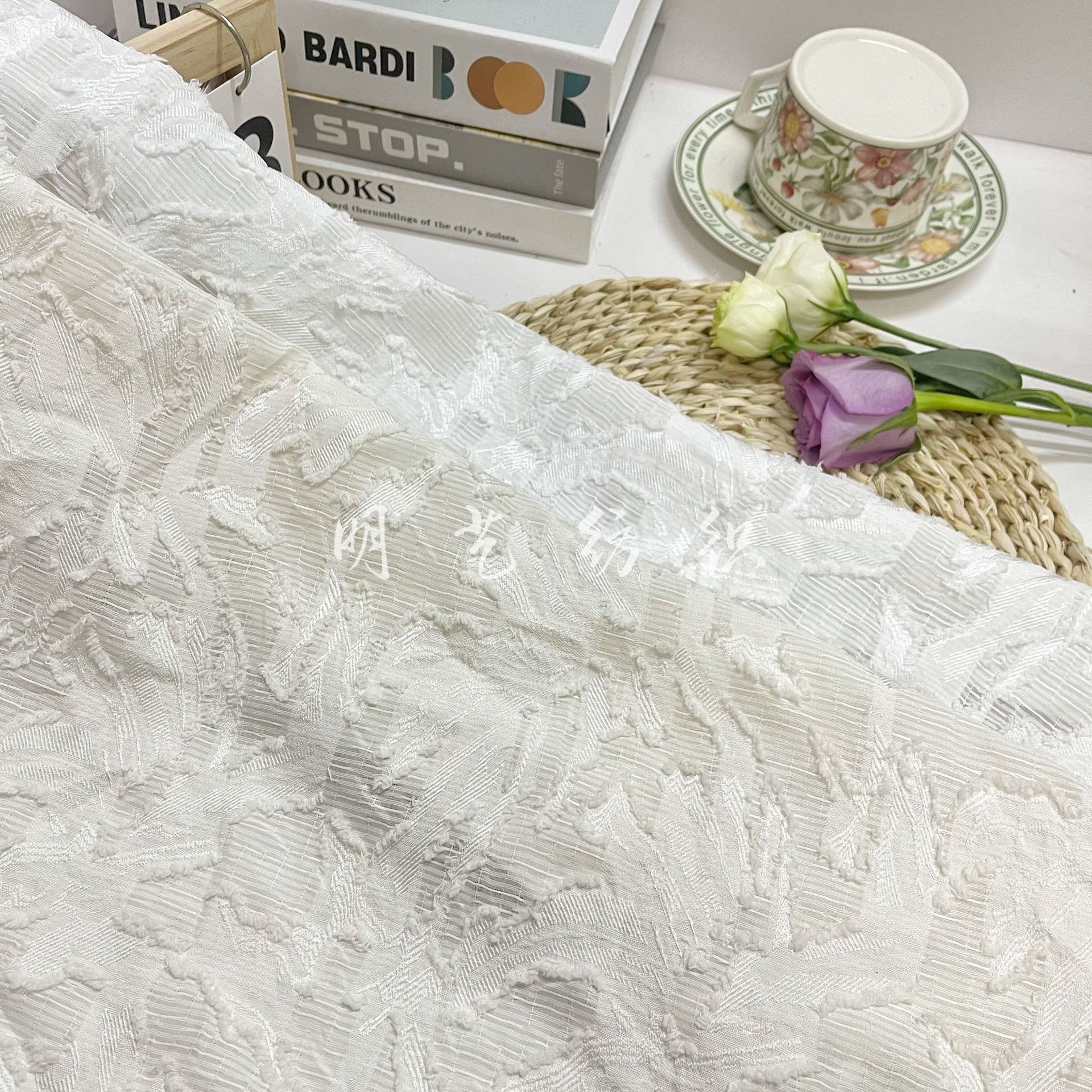 现货新款春夏梭织提花 不规则大花凹凸感立体剪花面料连衣裙女装