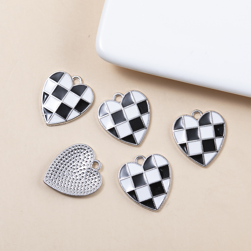 10 Pieces Simple Style Heart Shape Checkered Alloy Enamel Pendant Jewelry Accessories display picture 2