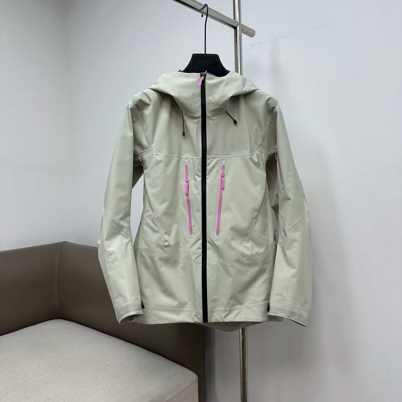 New outdoor hardshell Alpha sV women's hooded laminated jacket for hiking and mountain climbing New outdoor hardshell Alpha sV women's hooded laminated jacket for hiking and mountain climbing