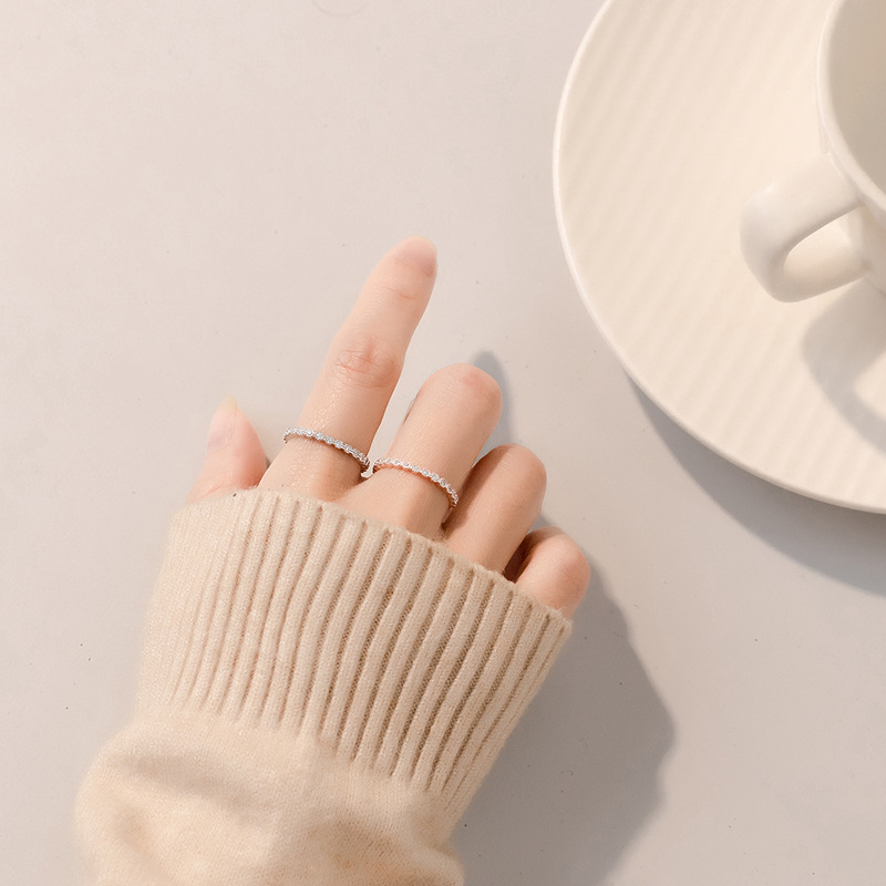 Estilo ins anillo de plata esterlina S925 moda anillo de diamante completo femenino ligero estilo de lujo anillo de diseño de nicho femenino anillo apilado desgaste