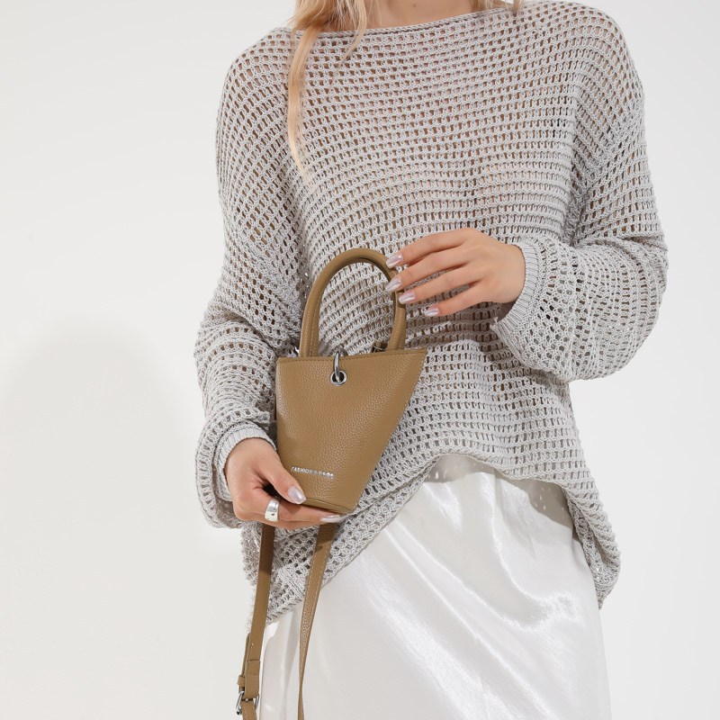 Bolso de cubo de diseño de nicho 2025 verano nuevo bolso de hombro con patrón de lichi mini bolso de mensajero de letras mujer