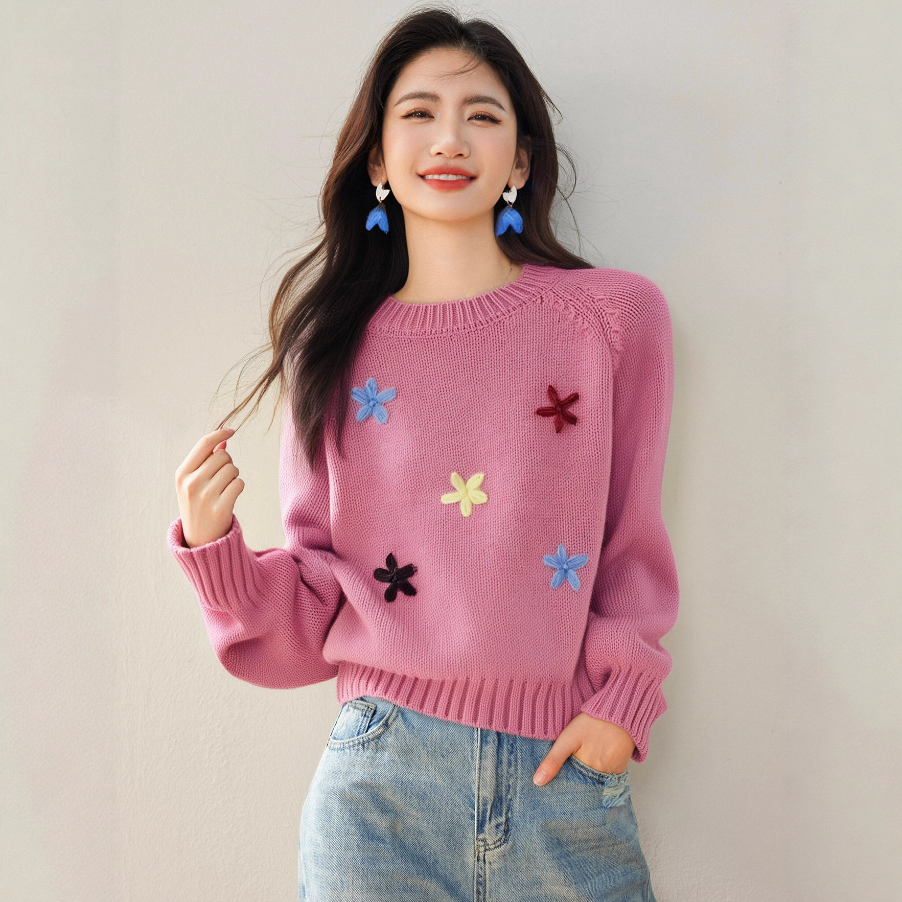 2025秋冬新款甜美立体花朵刺绣套头毛衣女减龄加厚长袖打底针织衫