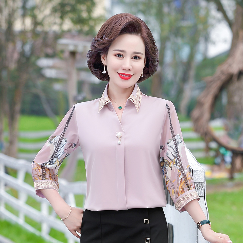 엄마의 여름옷, 패셔너블한 쉬폰 셔츠, 중노년 여성을 위한 패셔너블한 봄, 가을 아이스 실크 셔츠, 중간 소매 티셔츠, 7부 소매 신작