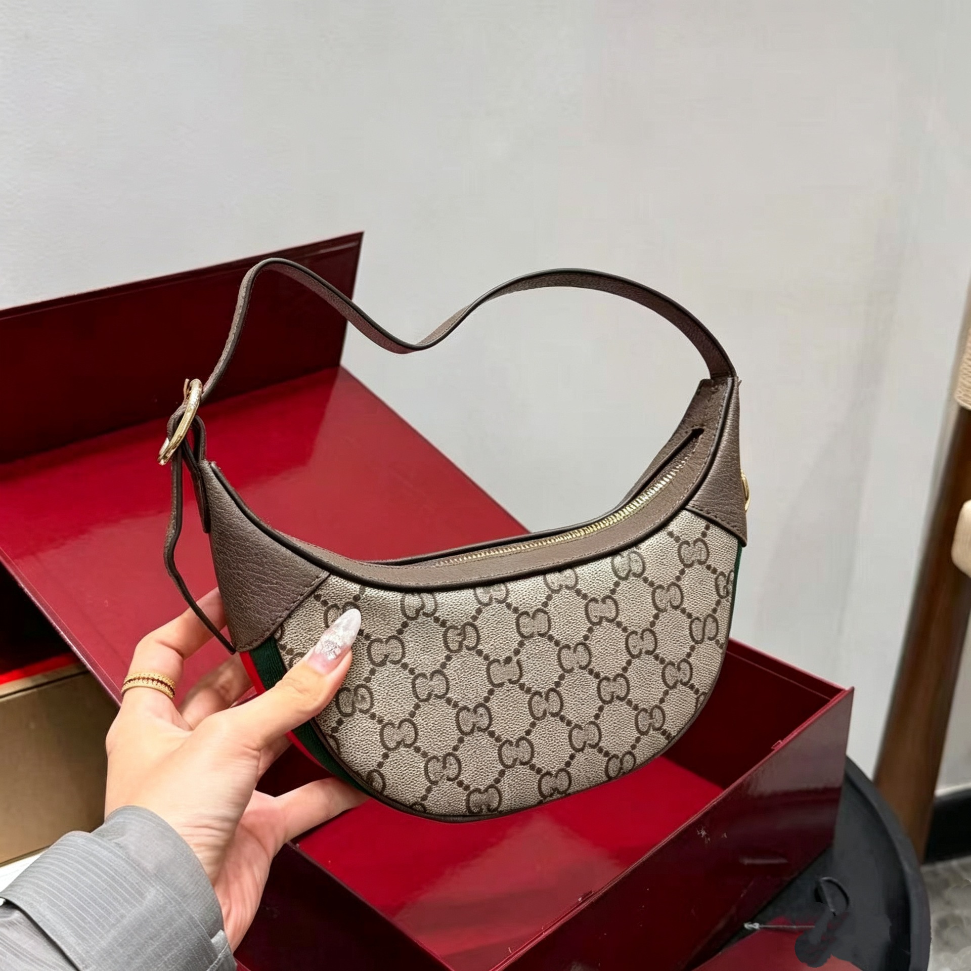 Gucci Ophidia Half Moon Mini GG Supreme Beige/Ebony