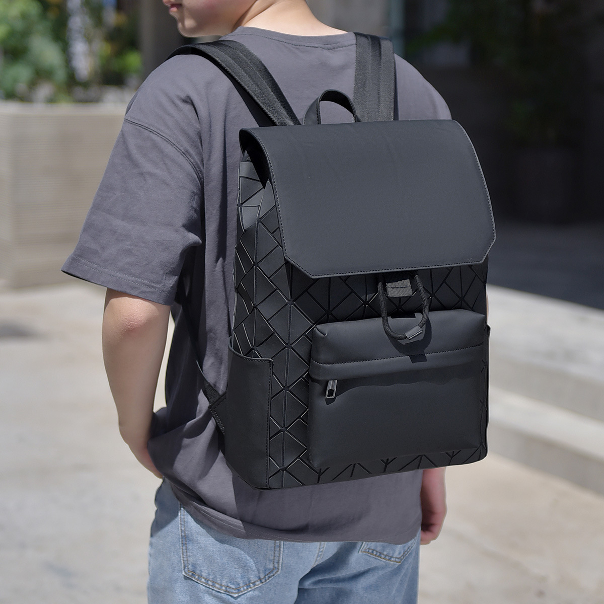 High-Looking Rhombus Laser Backpack for Men, Large-Capacity Commuter Computer Backpack, Fashionable Business Student School Bag