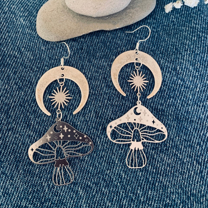 Sun, Moon, Mushroom Pattern Women'S Gender 1 Pair Retro Ethnic Style Sun Moon Mushroom Plating Hollow Out Alloy Drop Earrings