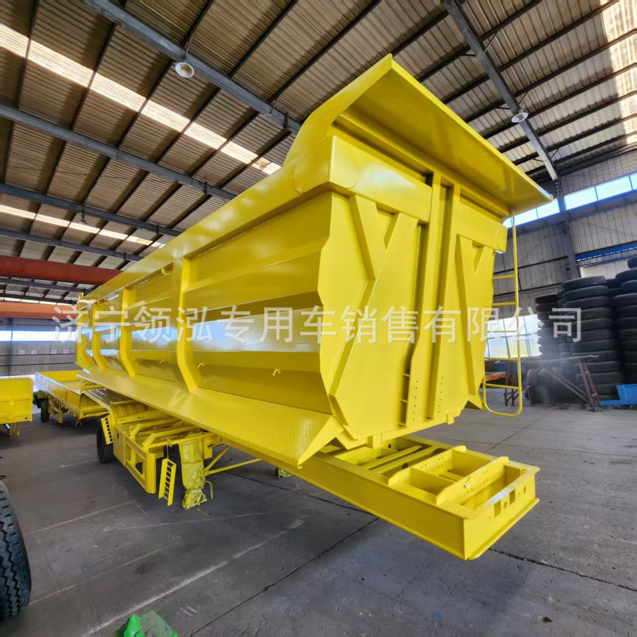 Manufacturer Sells Heavy-Duty Rear-Tipping Dump Trailers, Lightweight Self-Unloading Semi-Trailers, and Integrated Rear-Tipping Dump Trucks
