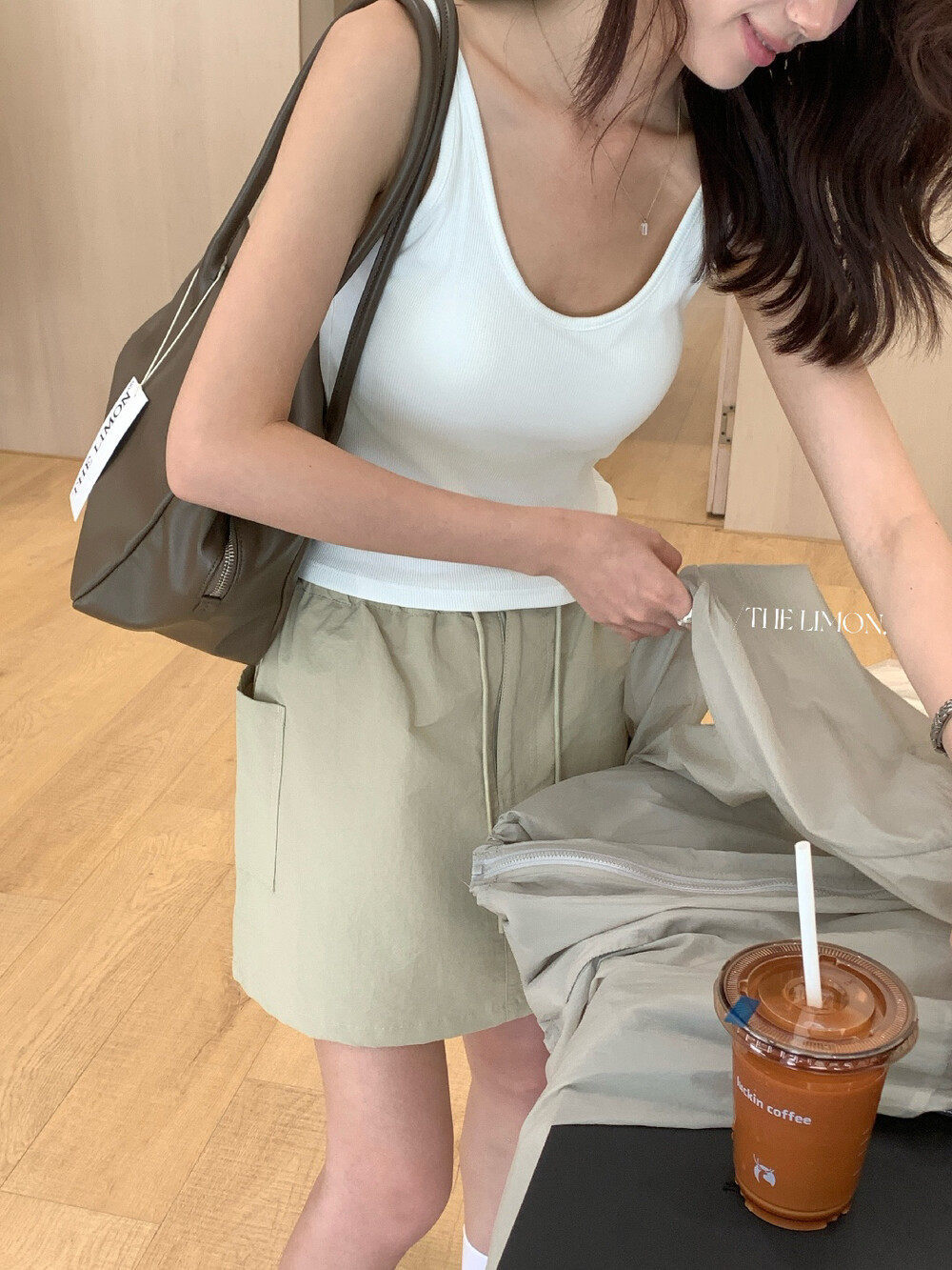 Chân váy chữ A ngắn phong cách công sở túi hộp dây rút — màu đen, màu trắng, màu xám, màu kaki chi tiết 11