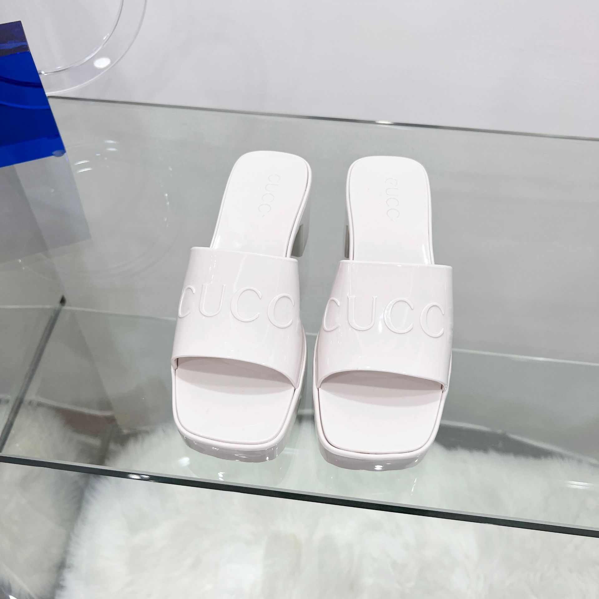 Zapatillas transfronterizas de tacones altos y suelas gruesas mujeres de verano con sandalias romanas G sandalias congeladas de cristal de frutas familiares