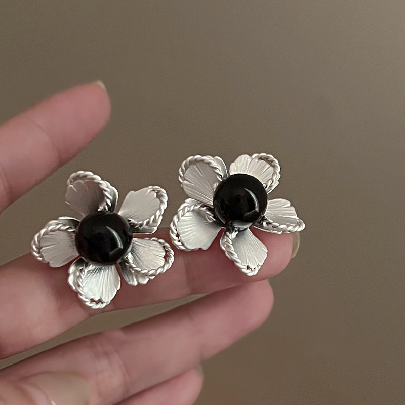 1 Pair Basic Flower Plating Alloy Ear Studs display picture 4