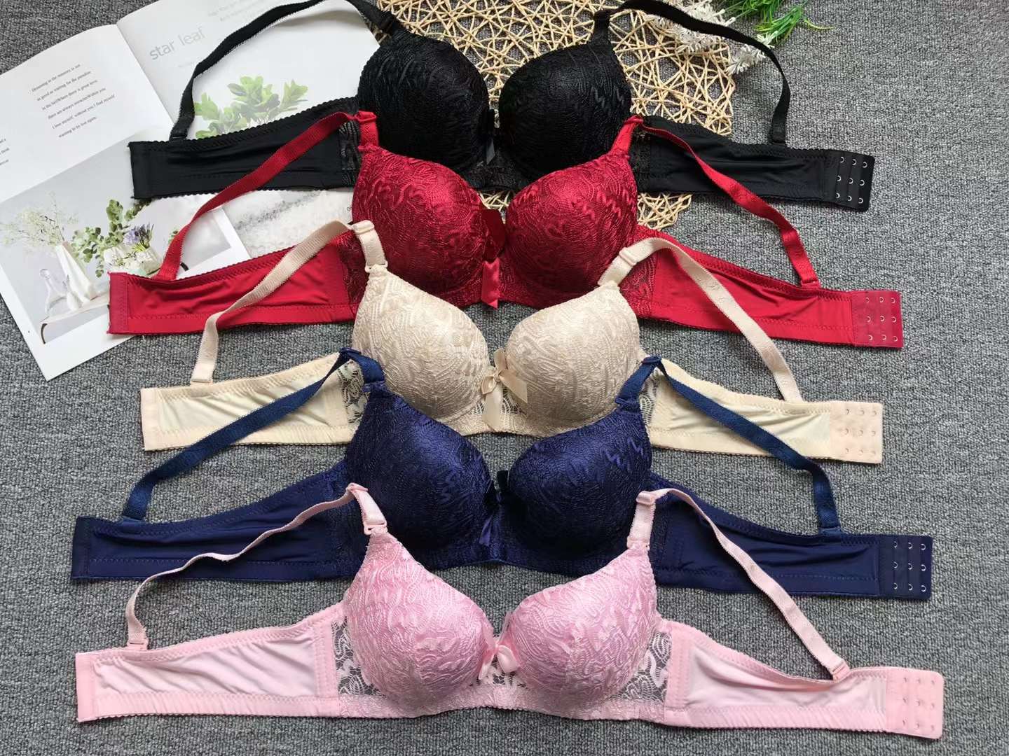 Comercio exterior nuevo exterior europeo y americano ropa interior de las mujeres individuales cómodo con anillo de acero más tamaño sujetador fábrica al por mayor